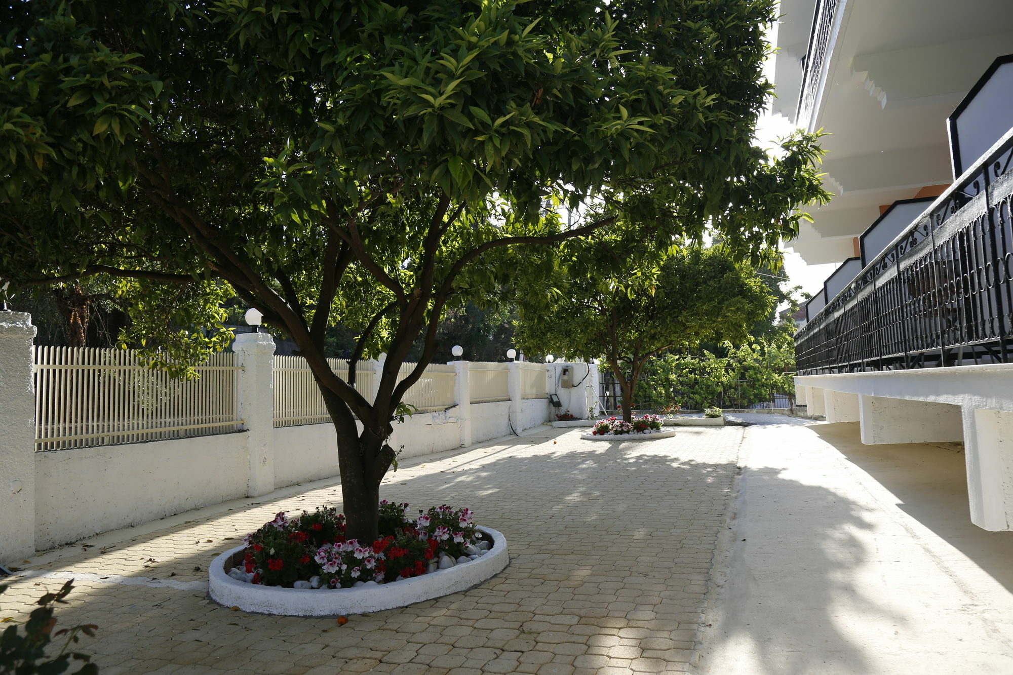 Aristides Aparthotel *