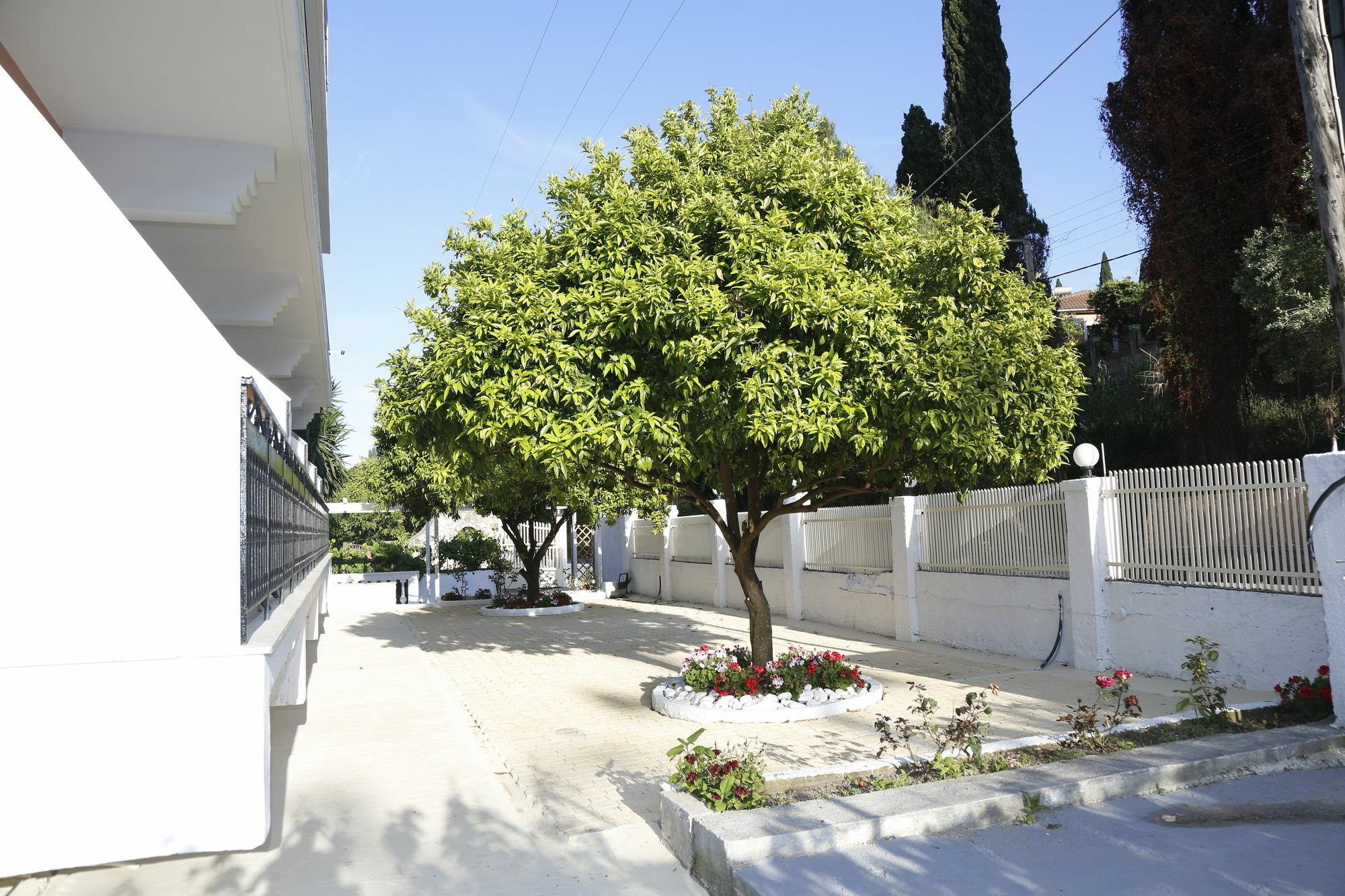 Aristides Aparthotel